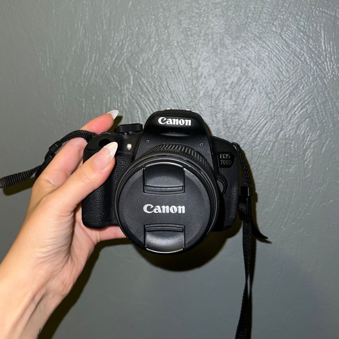 Canon eos 700D