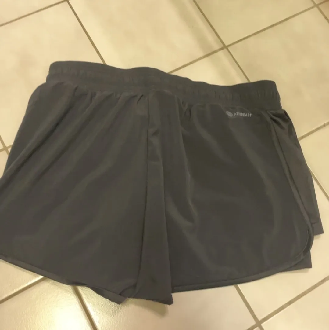 Adidas løpeshorts