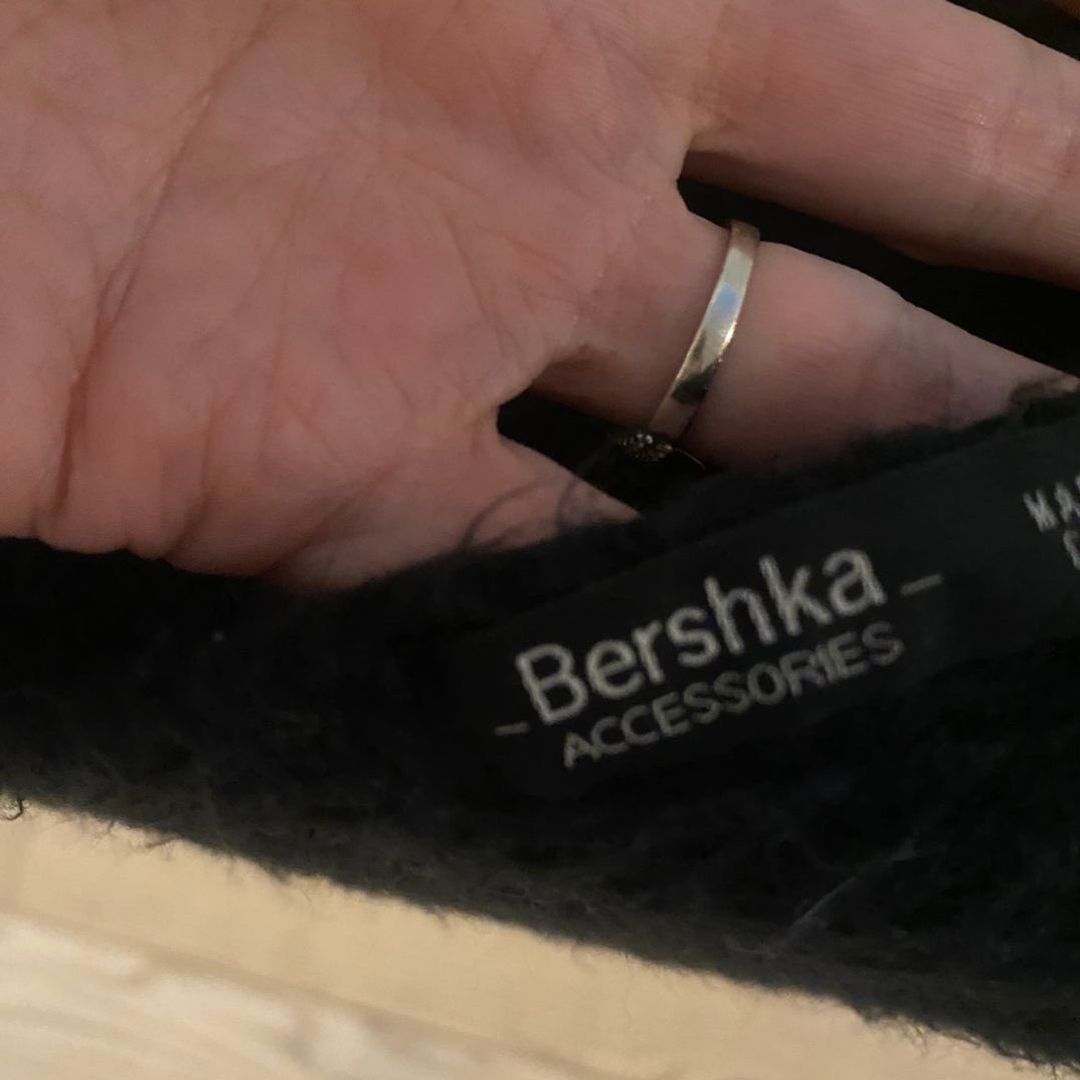 Bershka tykt skjerf