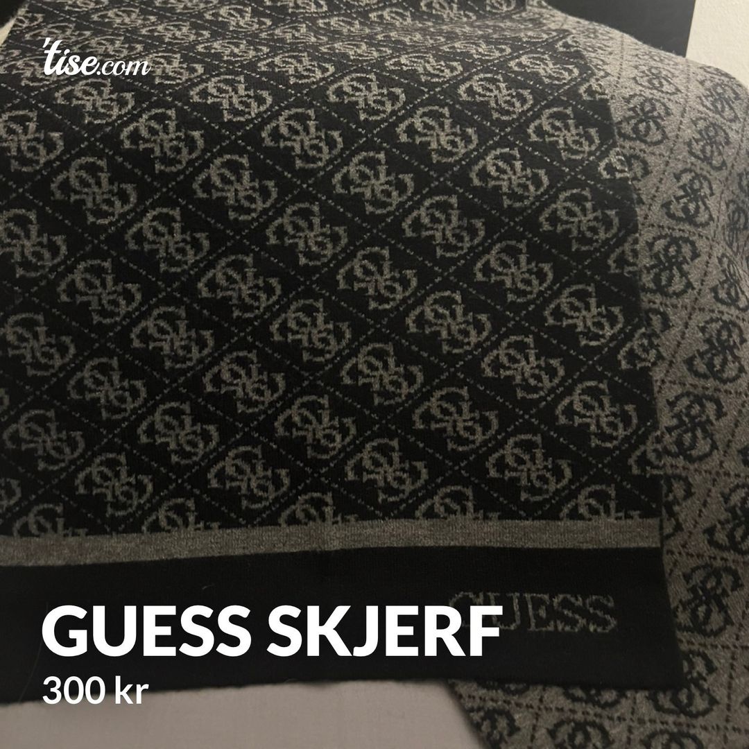 Guess skjerf