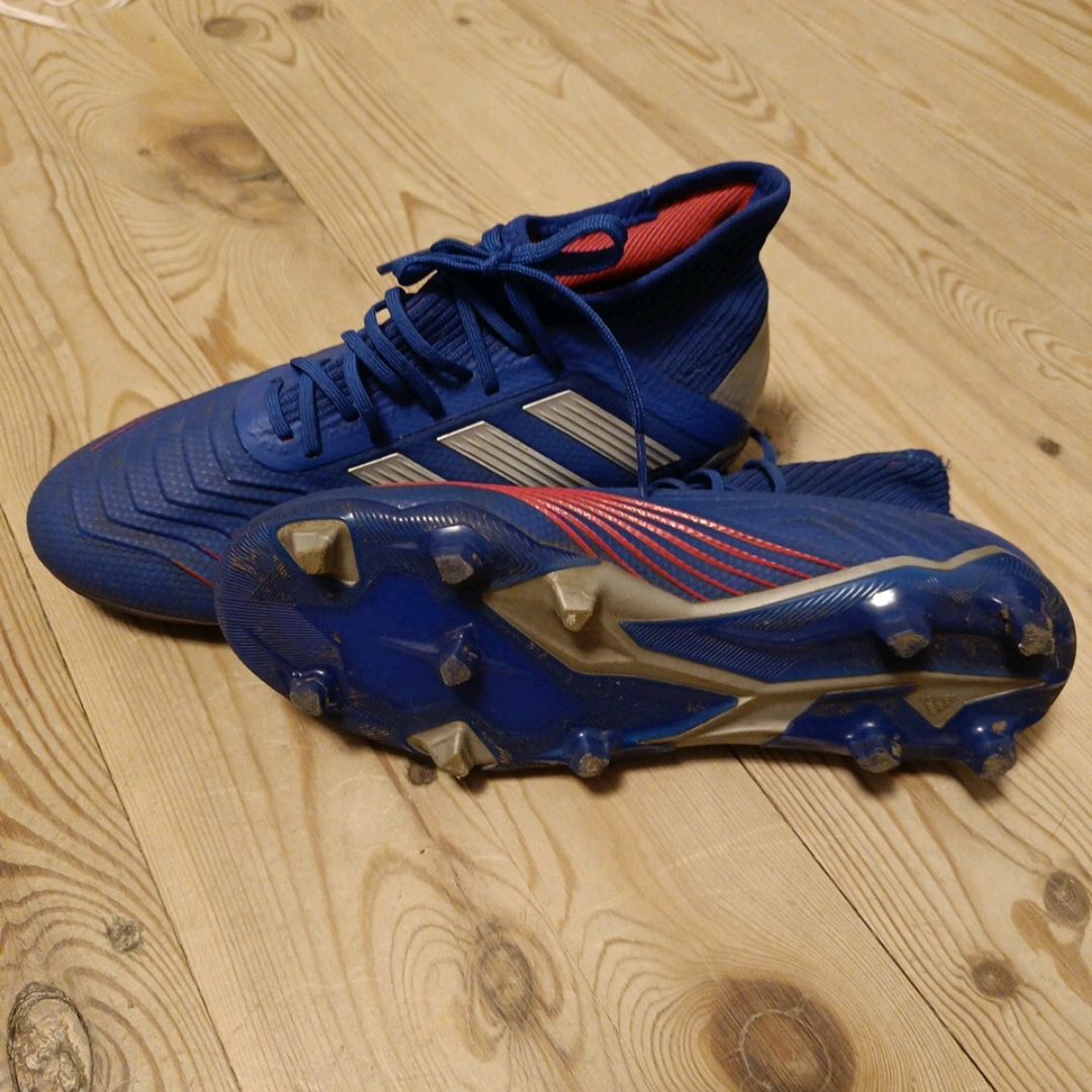 Football shoes