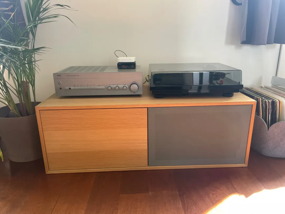 Bolia Case Hifi Reol