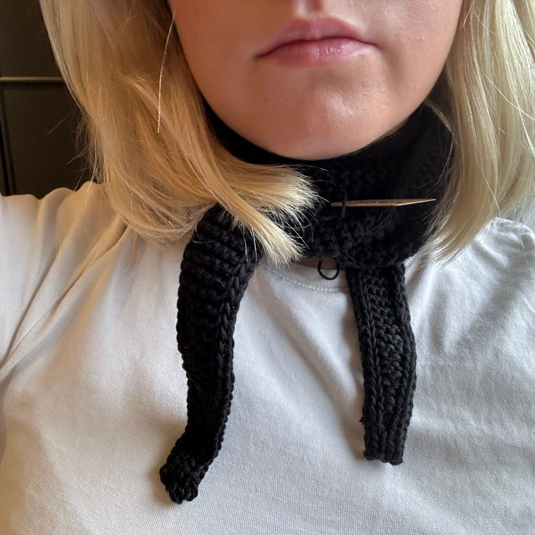 SOPHIE SCARF🖤