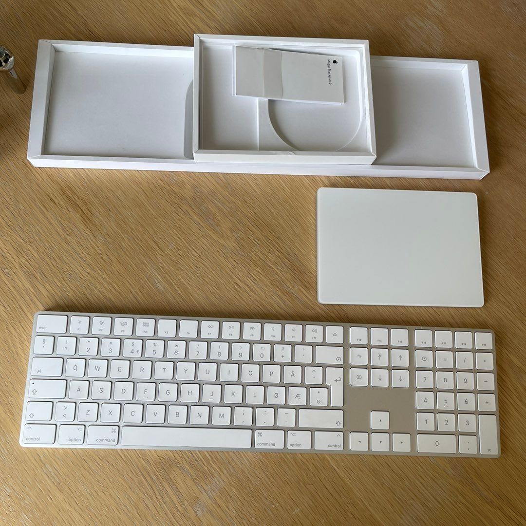 Tastatur og trackpad