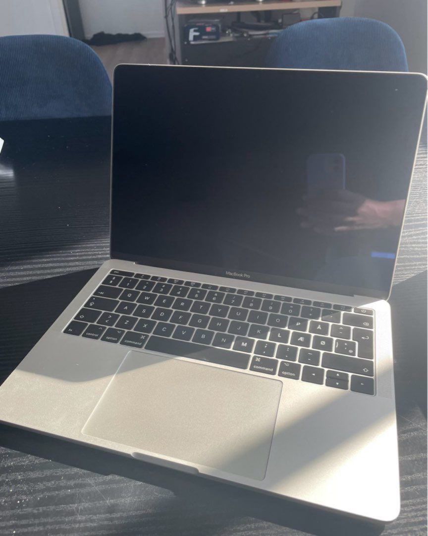 Macbook Pro i sølv