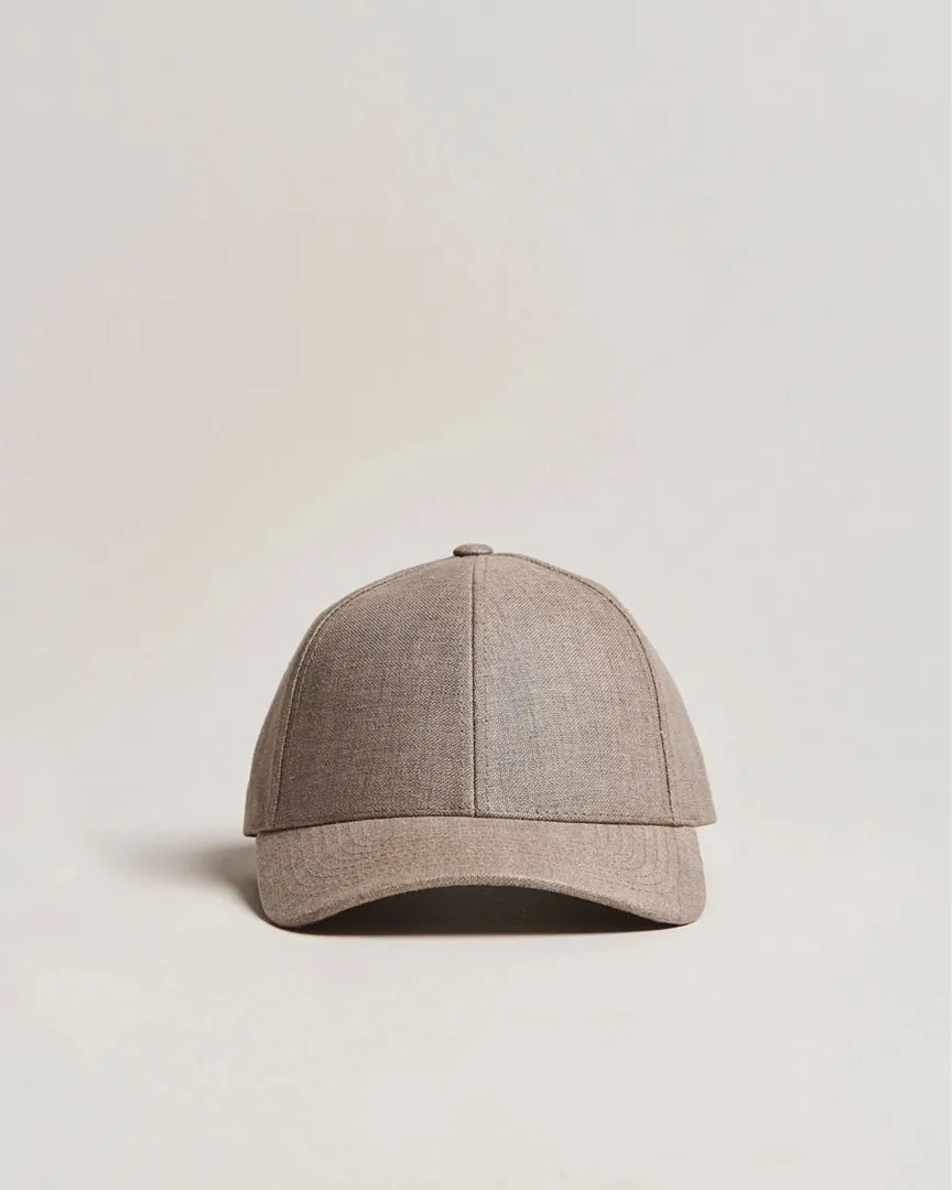 Varsity caps som ny