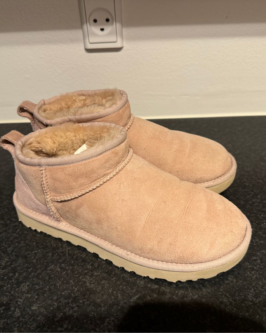 Uggs lyserøde