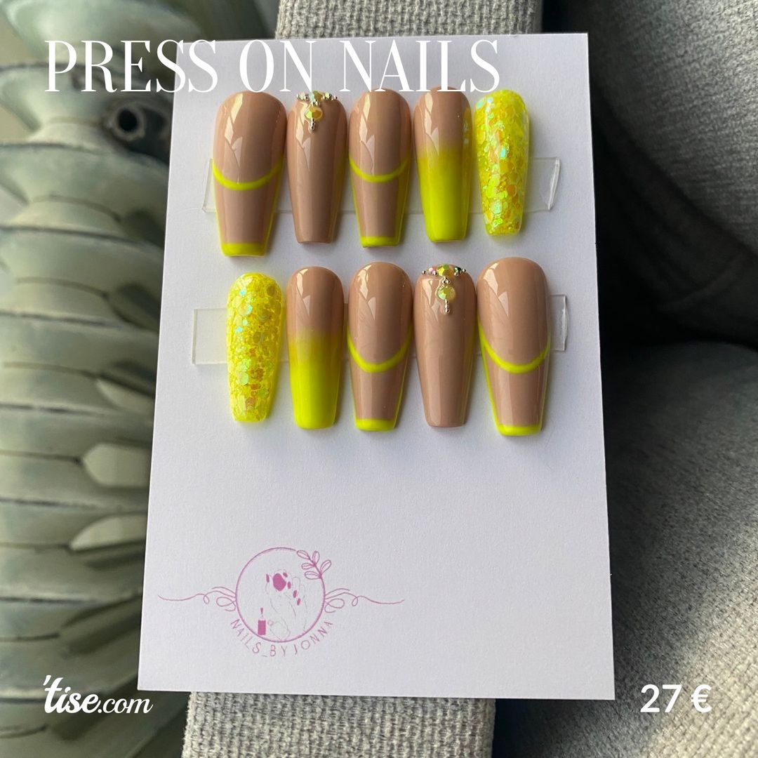 Press on nails