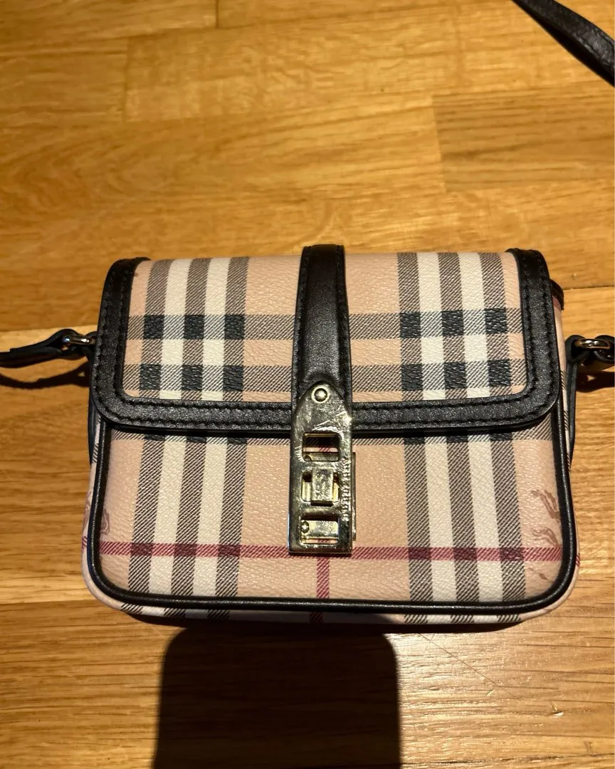 Burberry crossbody