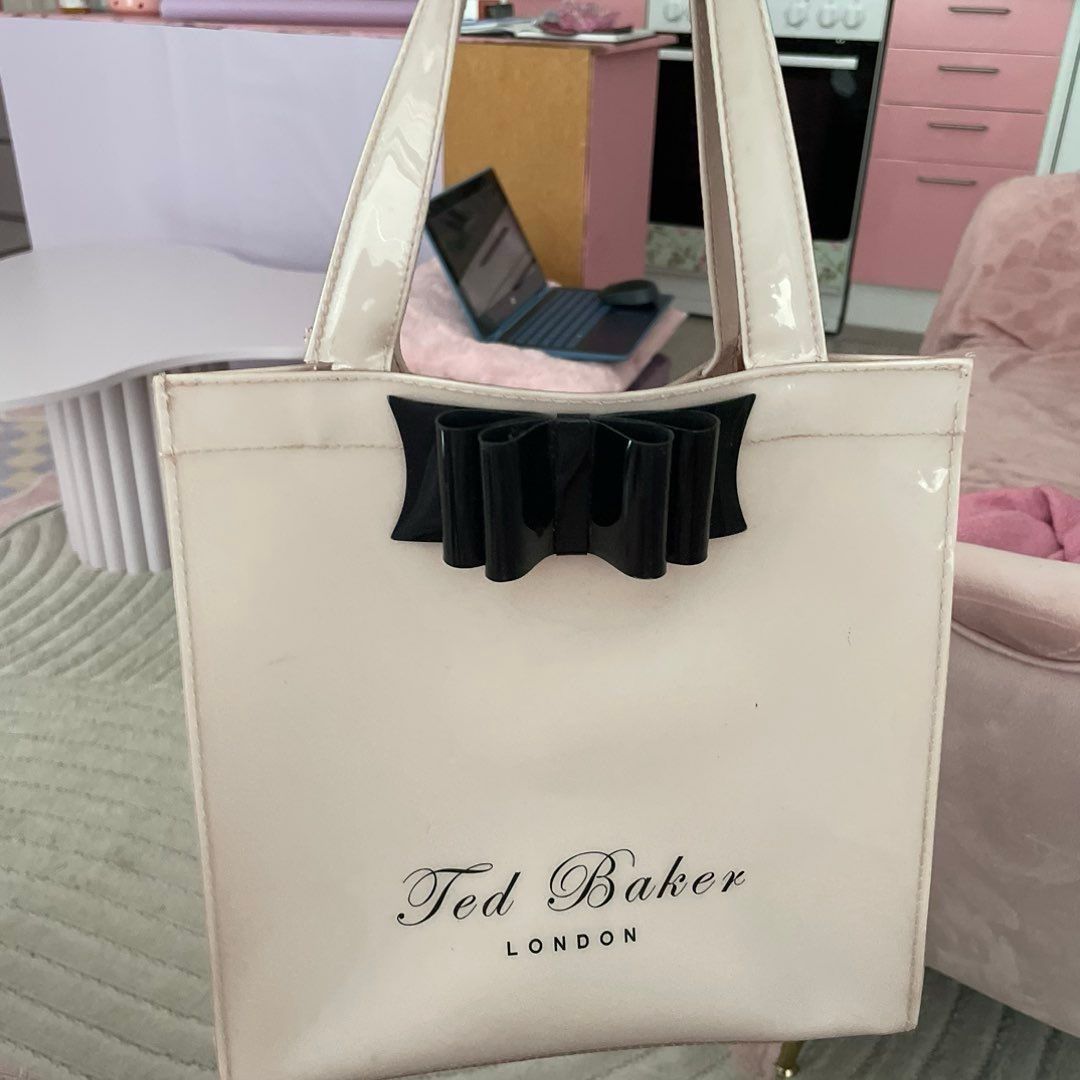 Ted Baker laukku