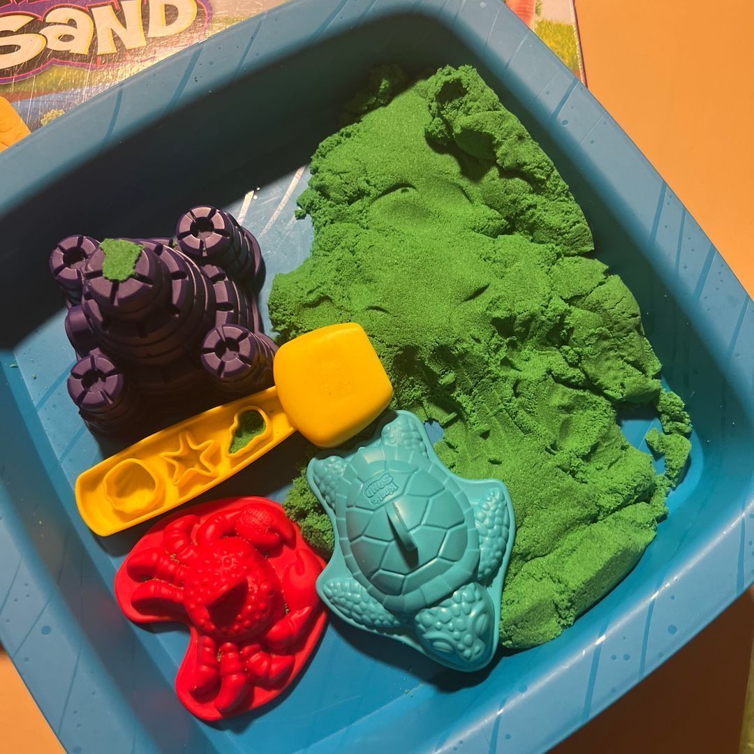 Kinetic sand