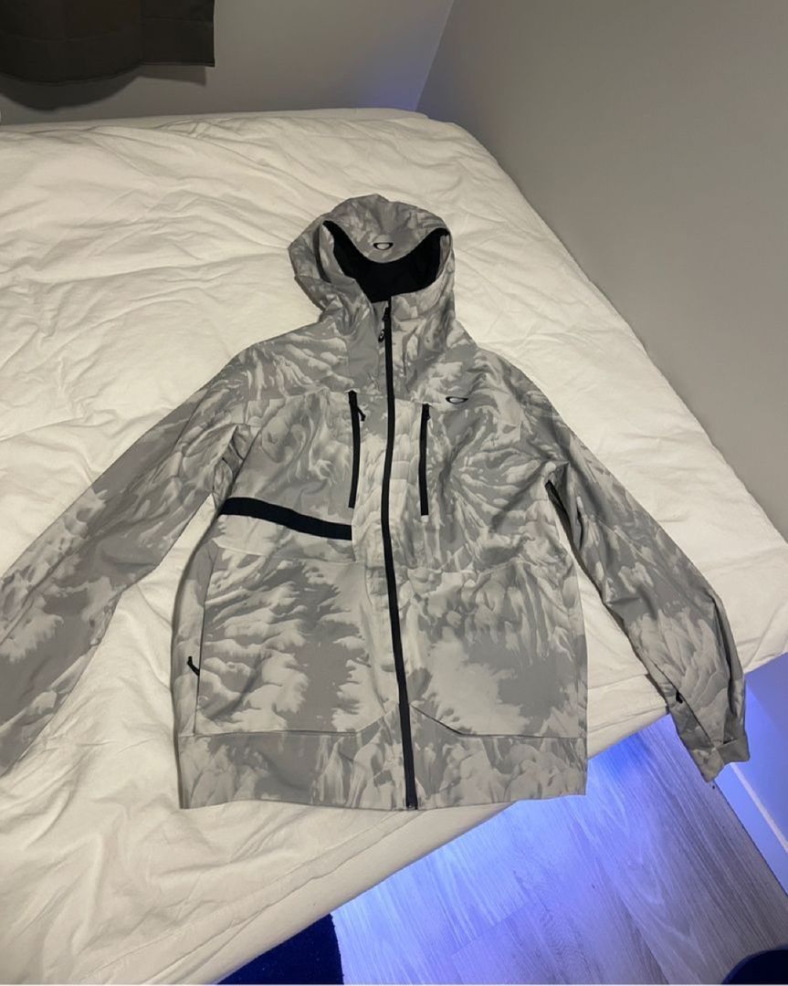 Oakley shell jacket