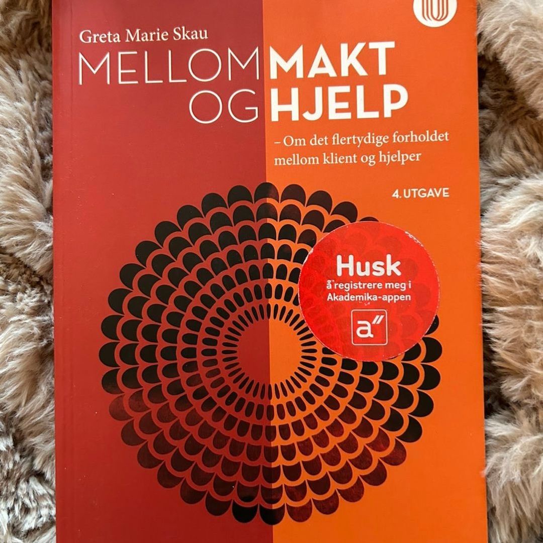 Mellom makt og hjelp