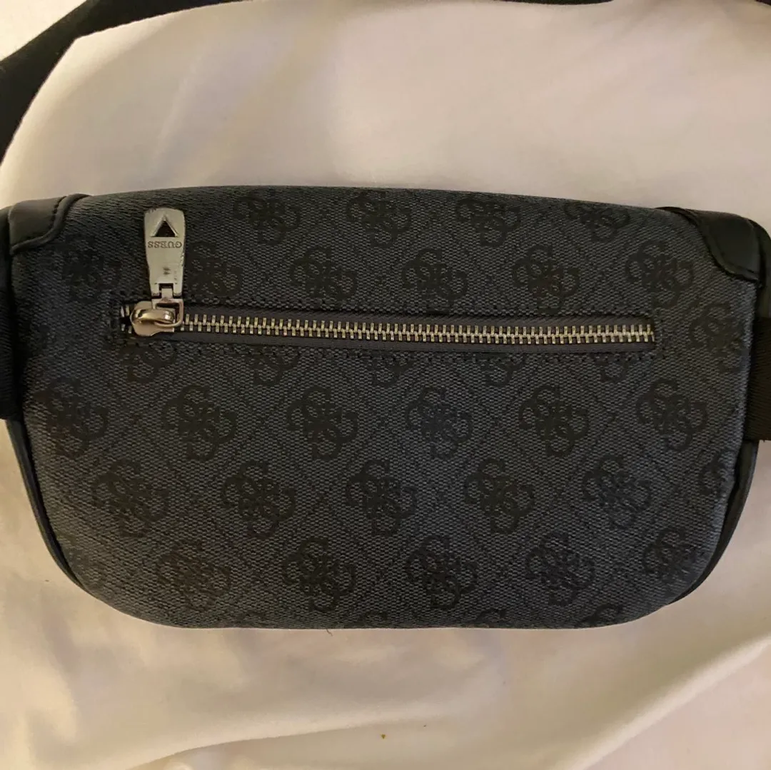 Guess belt bag