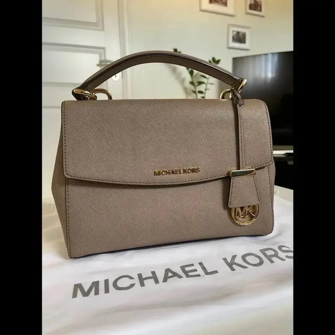 Michael Kors Ava