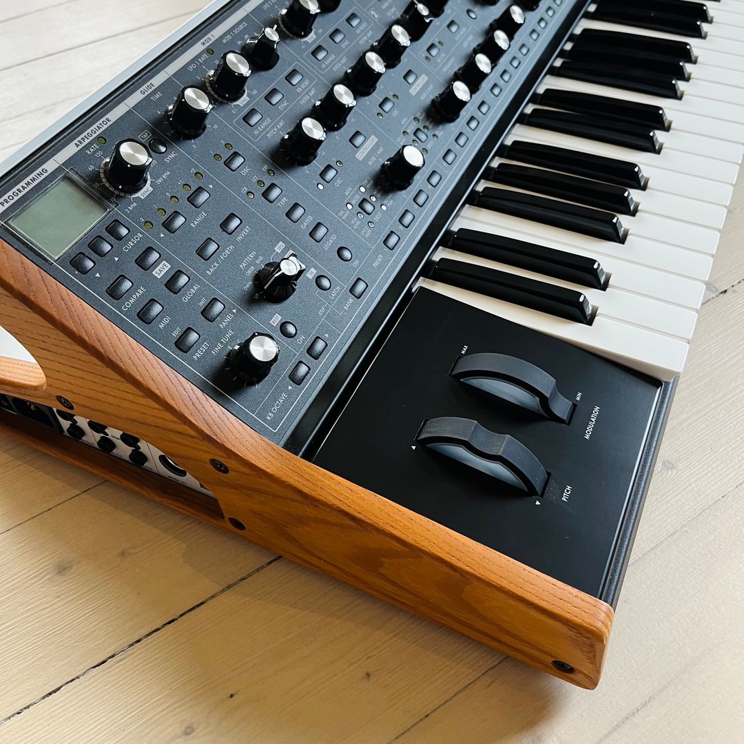 Moog Subsequent 37