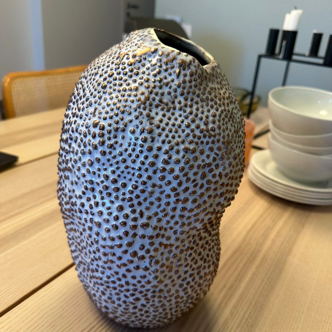 Pebble vase