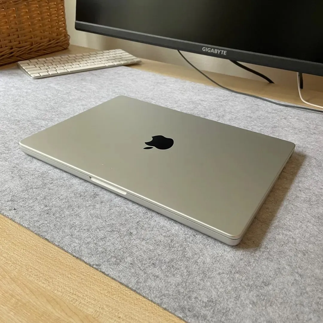 14" MacBook Pro M2