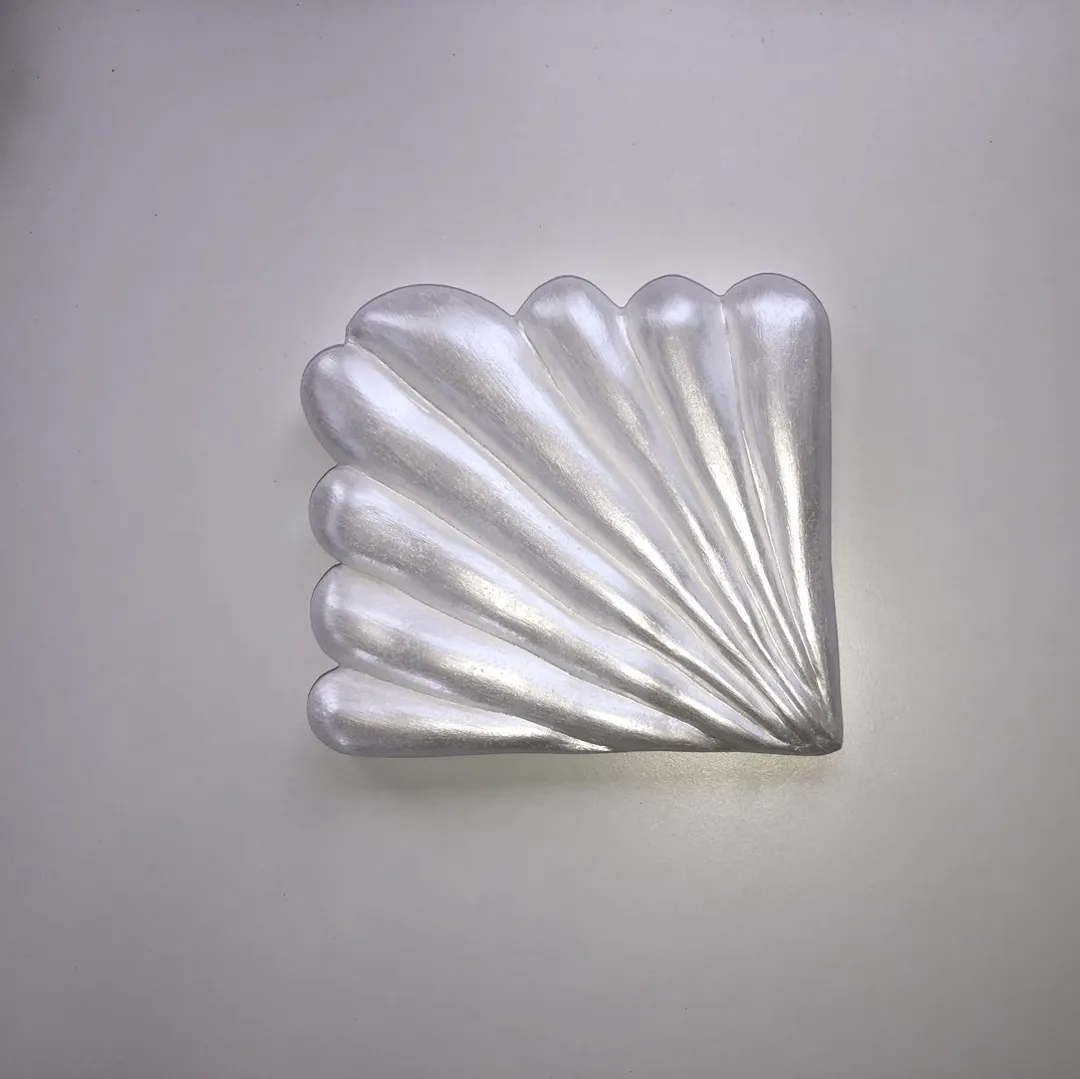 Pearly shell