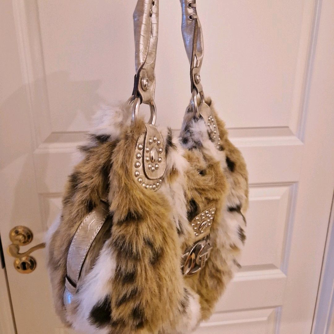 Guess Faux Fur Veske