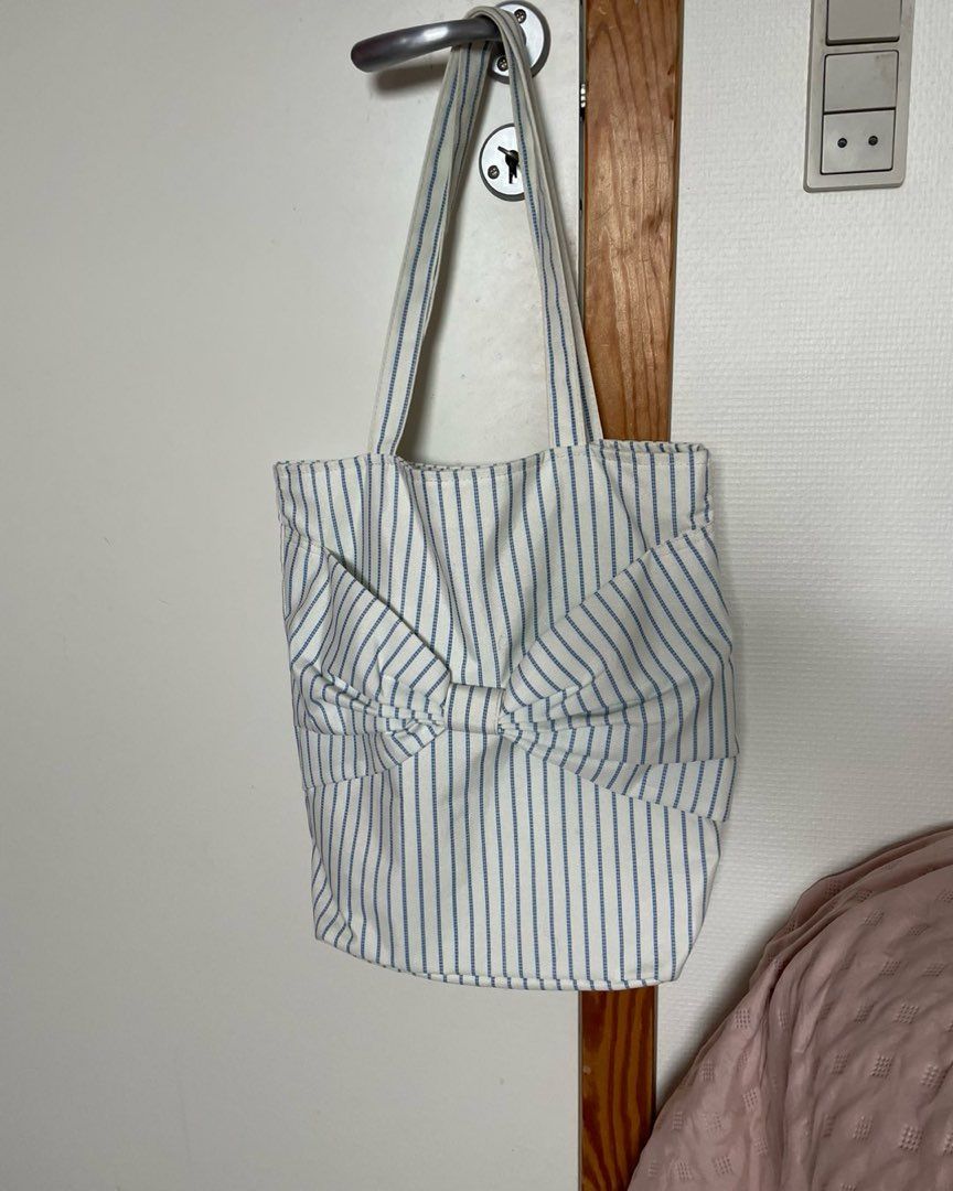 NEYE Tote bag