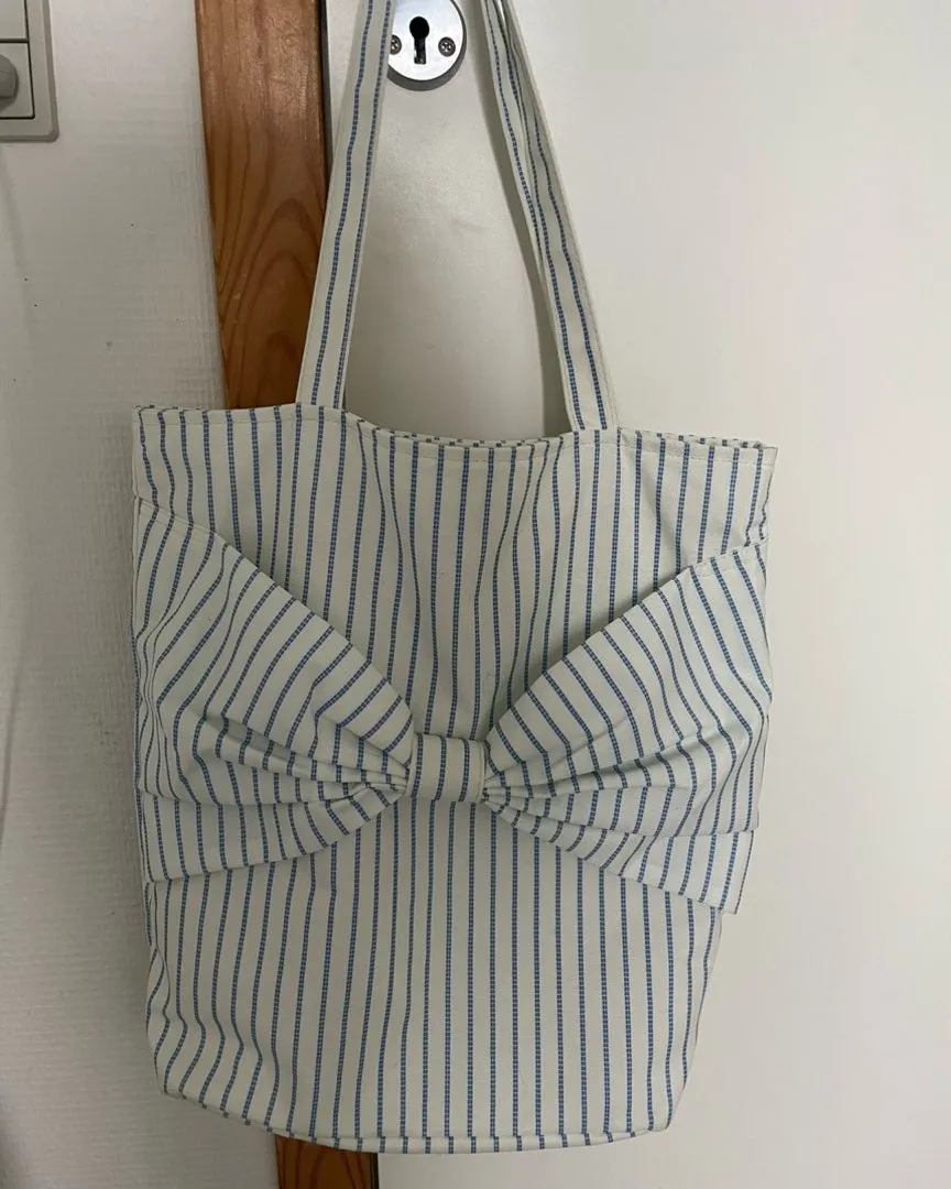 NEYE Tote bag