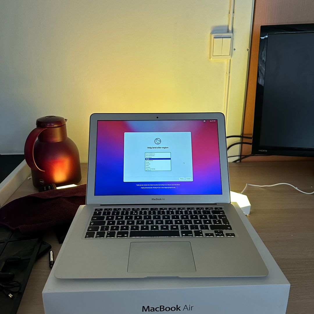 Apple MacBook Air 17