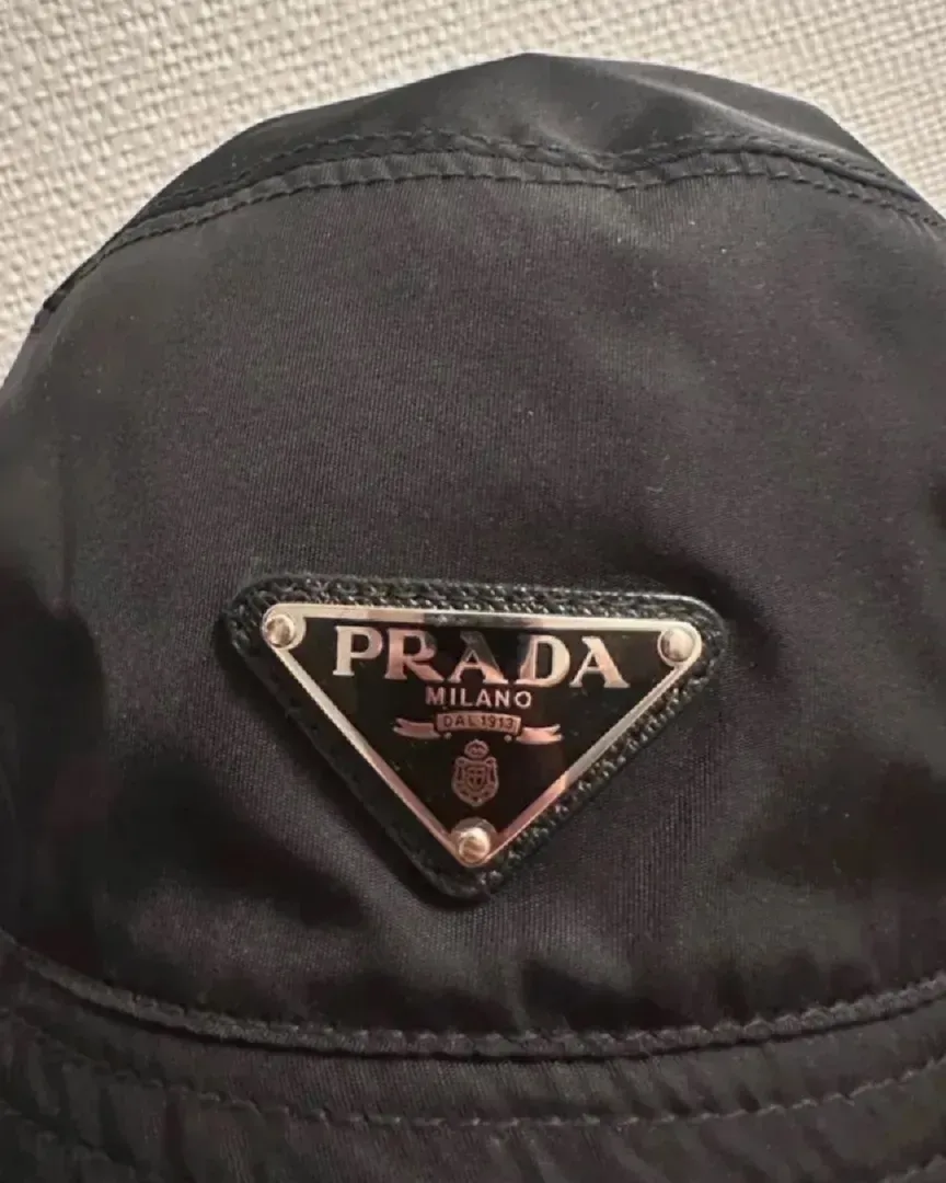 Prada bøllehat