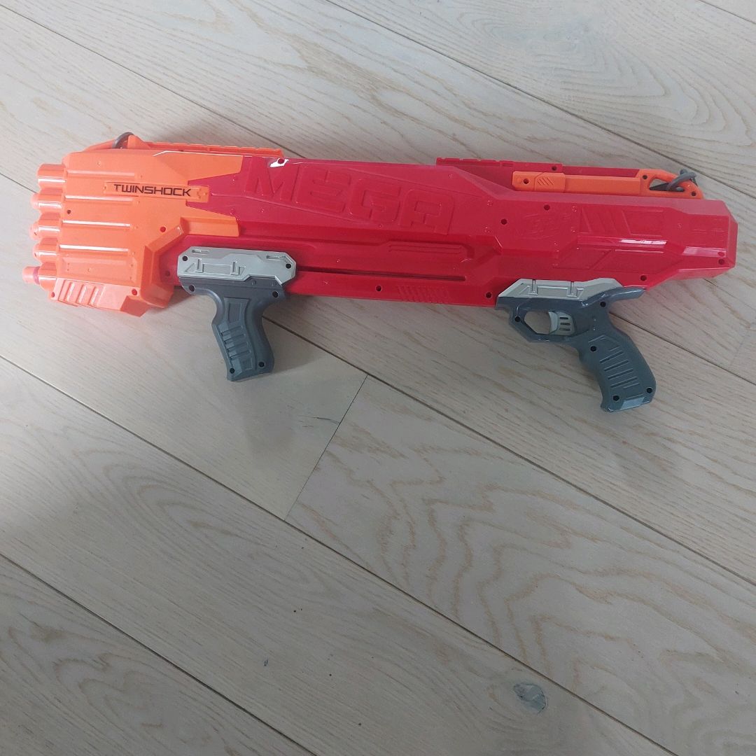 Nerf MEGA Twinshock