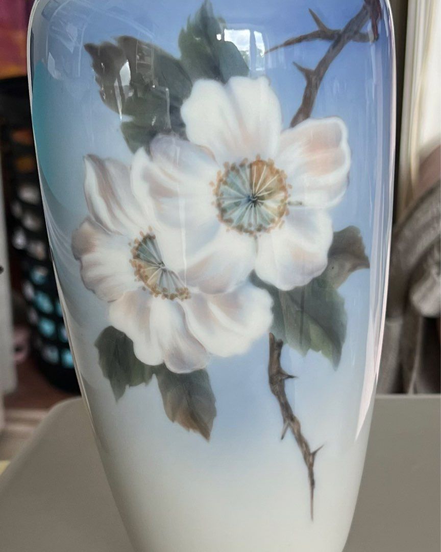 Royal coenhagen vase