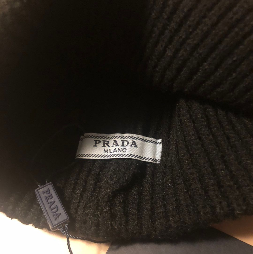 Prada hue