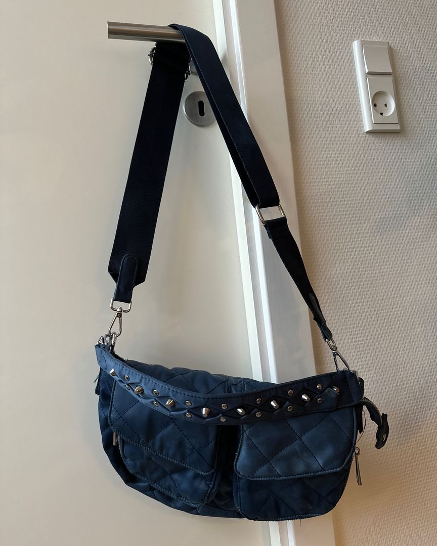 Shoulder bag