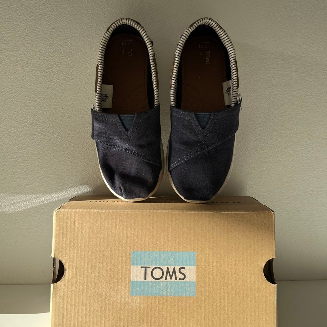 Toms