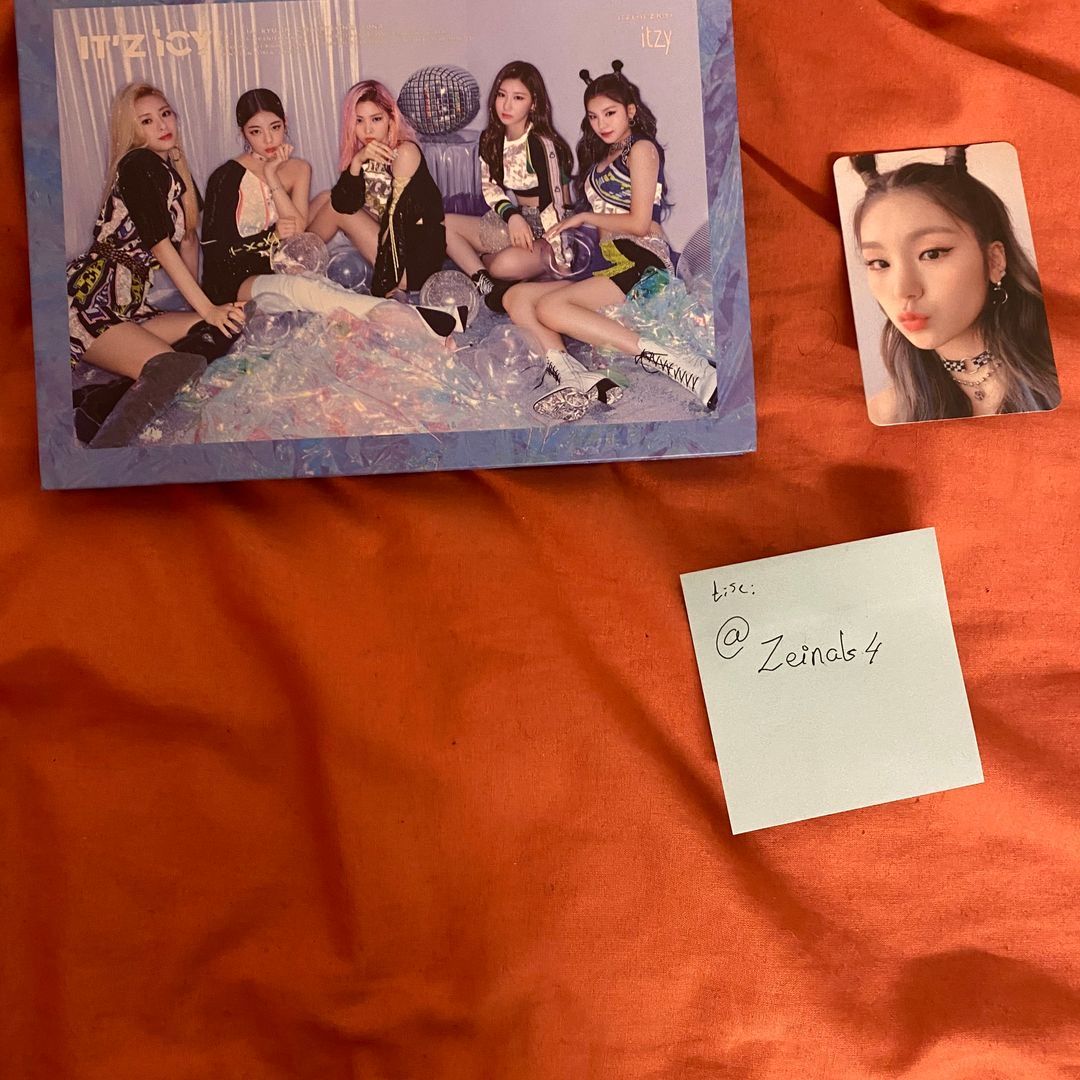 Itzy album