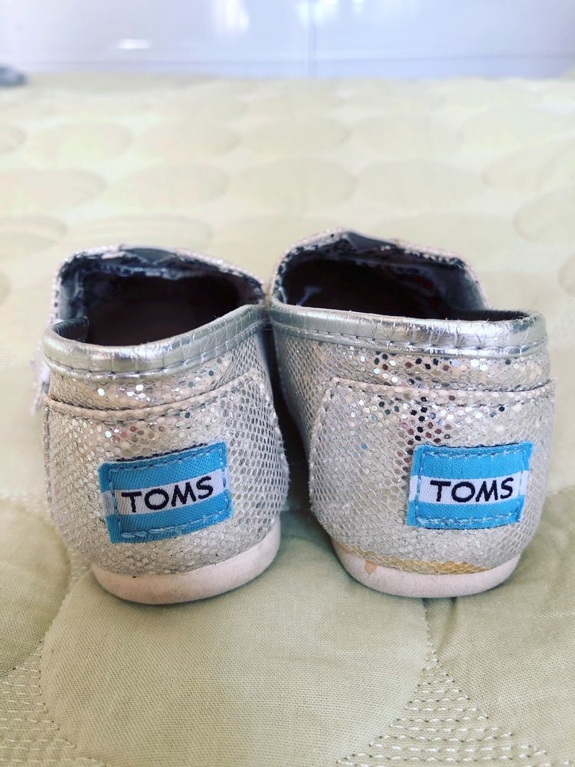 Toms