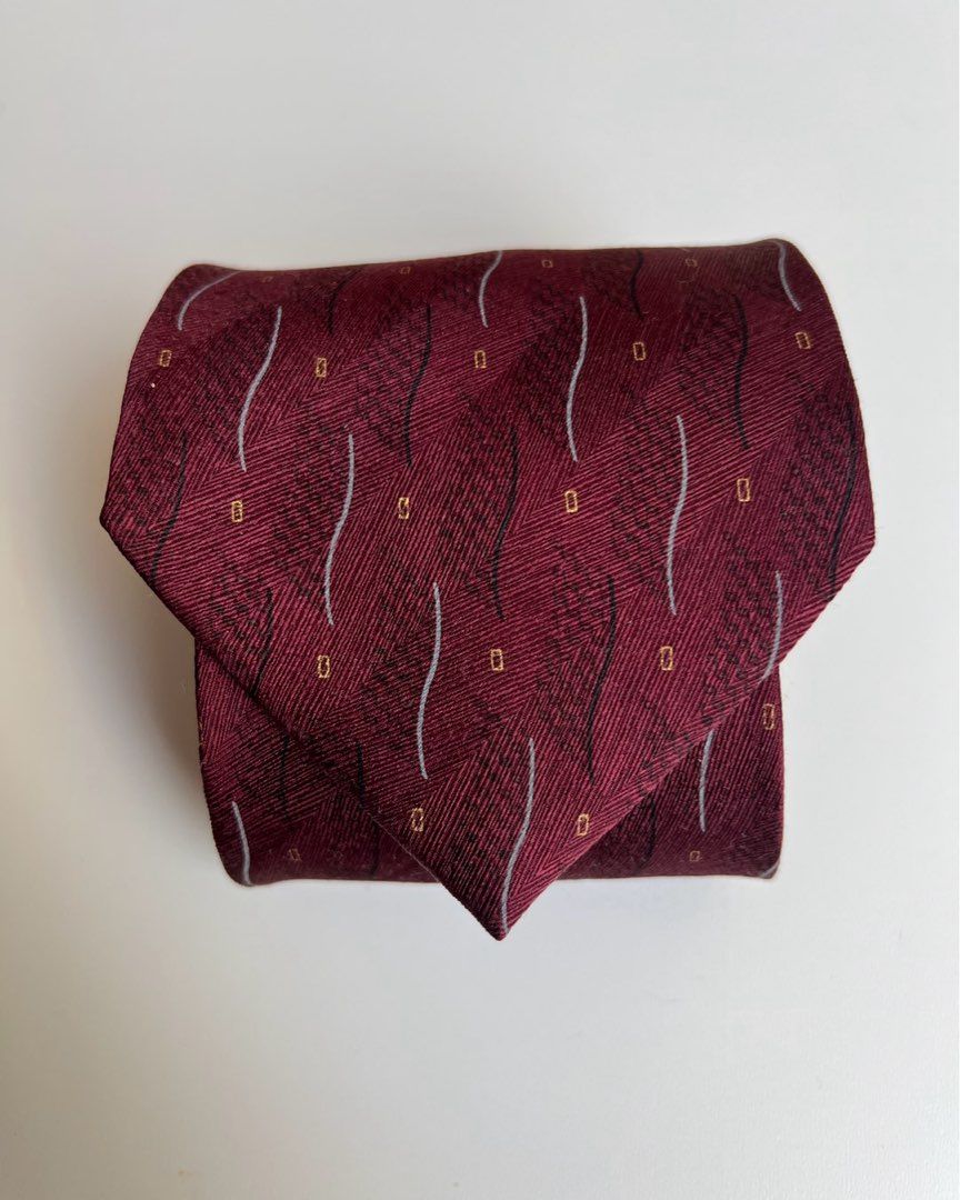 Silk tie