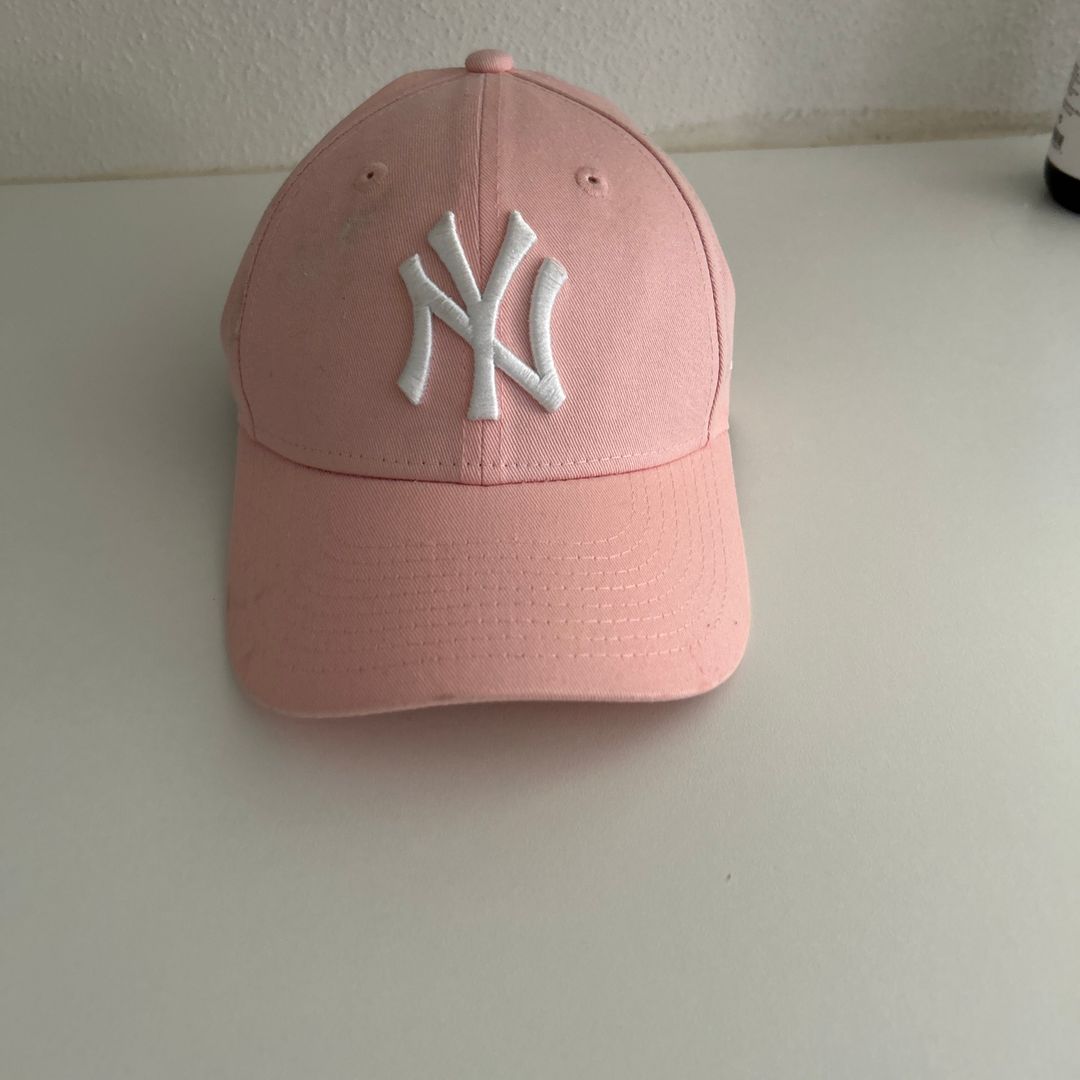 New yorker caps