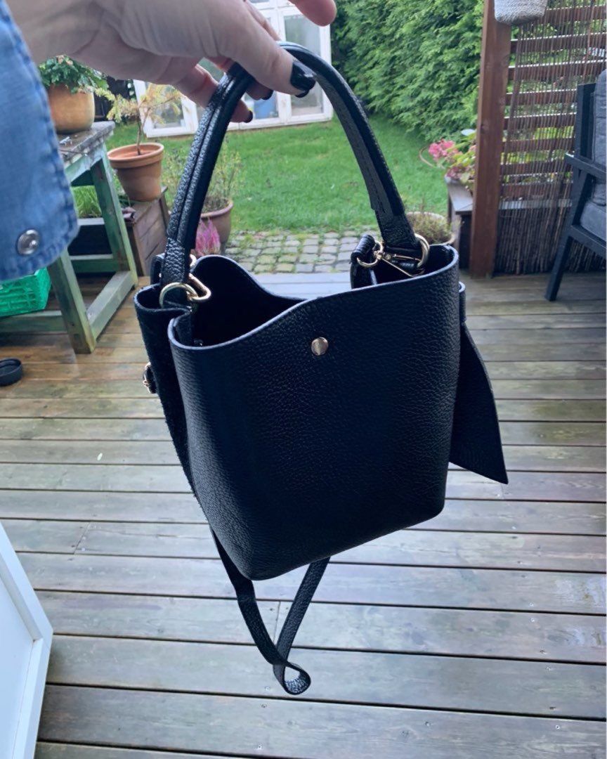 Bucket bag