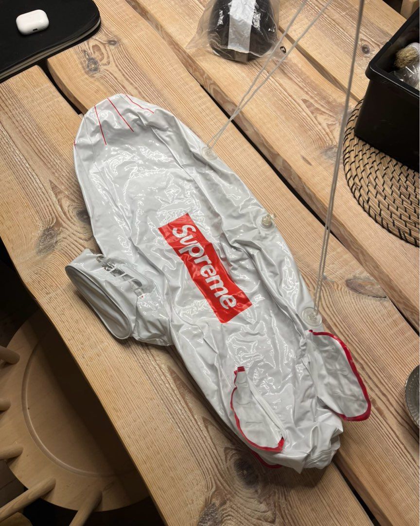 Supreme Blimp