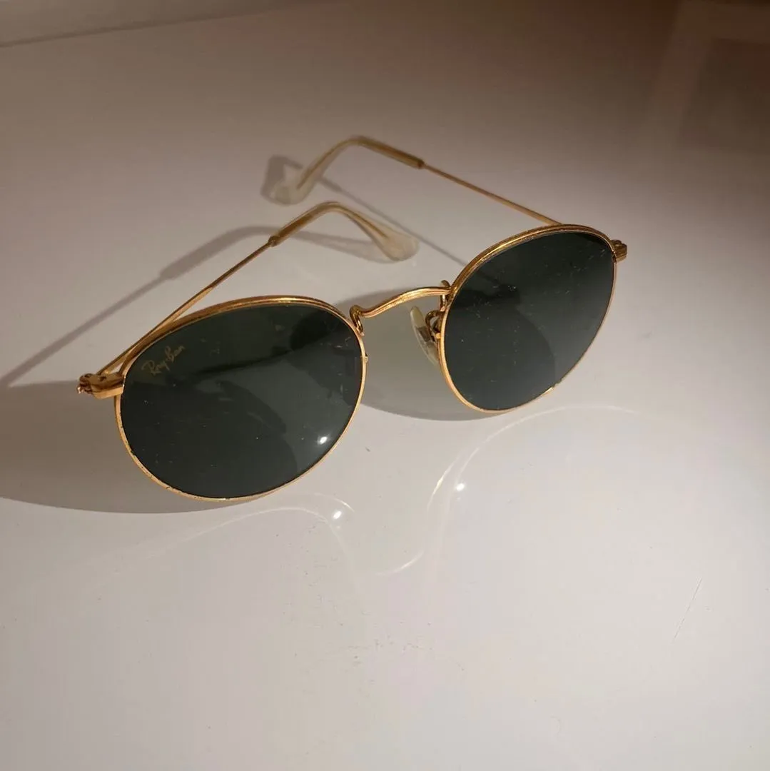 Ray-Ban round metal