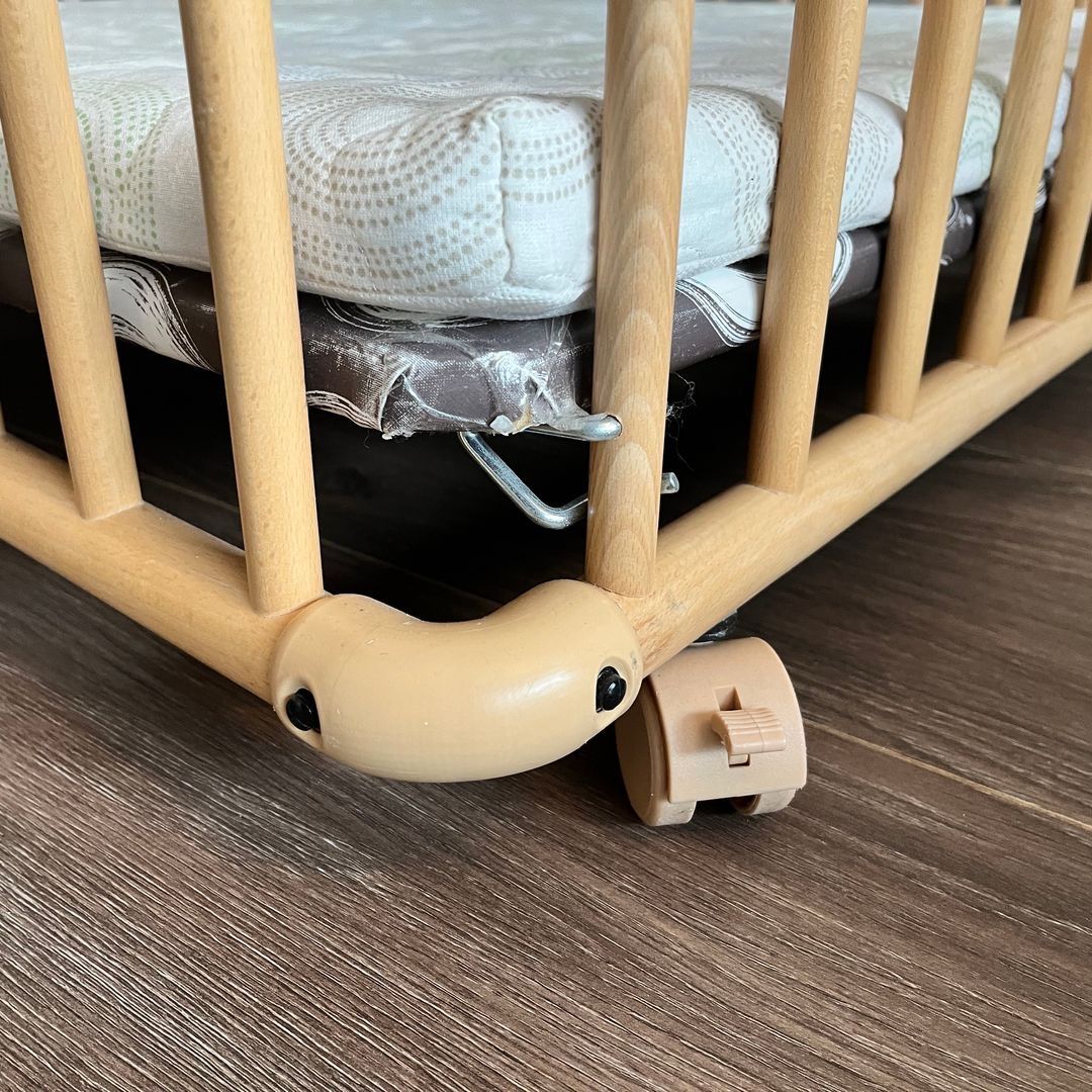 Baby play pen