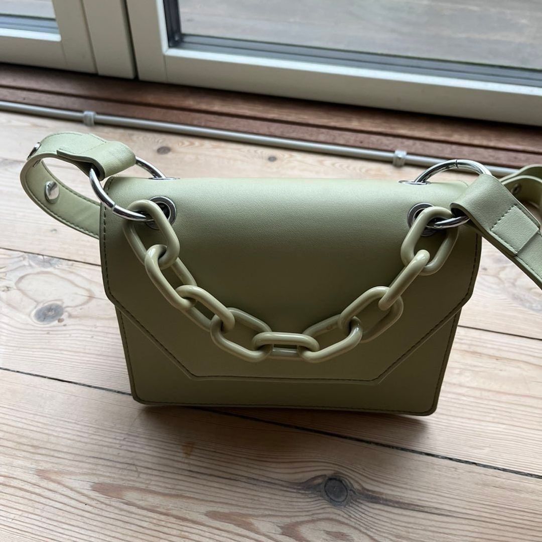 Crossbody taske