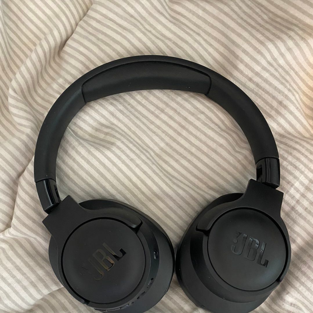 JBL headset