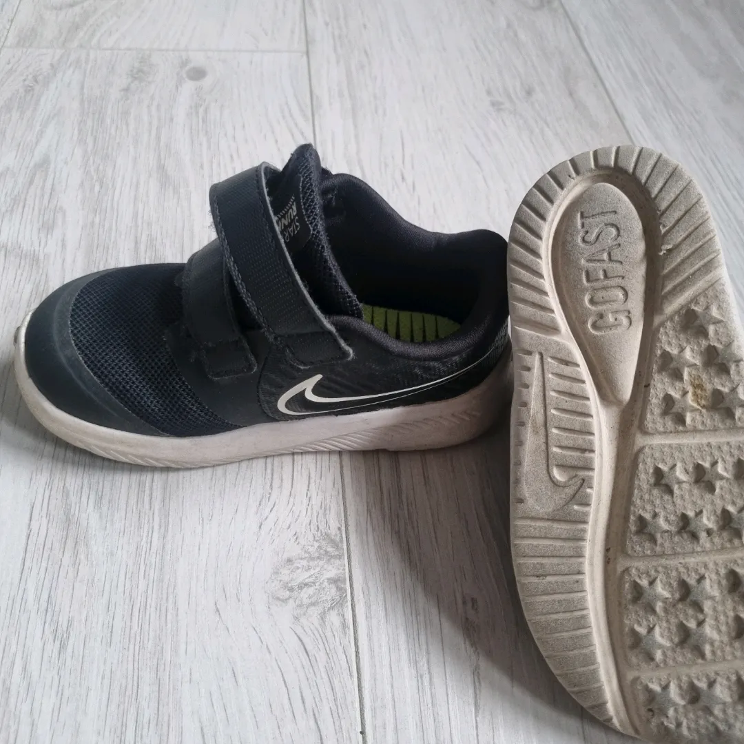 Nike Joggesko 235