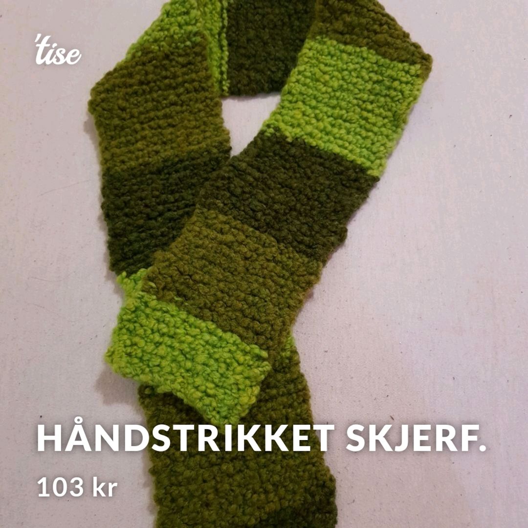 Håndstrikket skjerf.