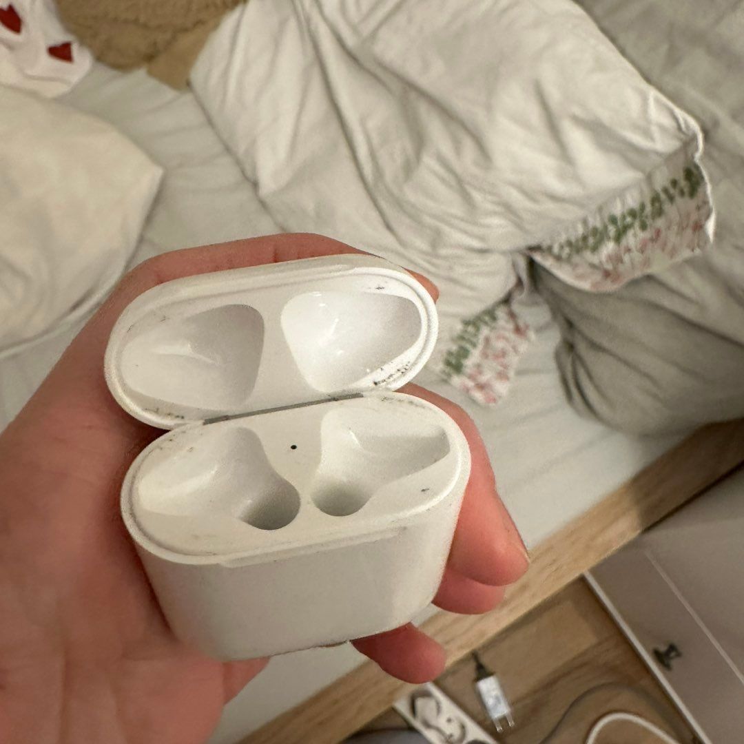 Airpods case