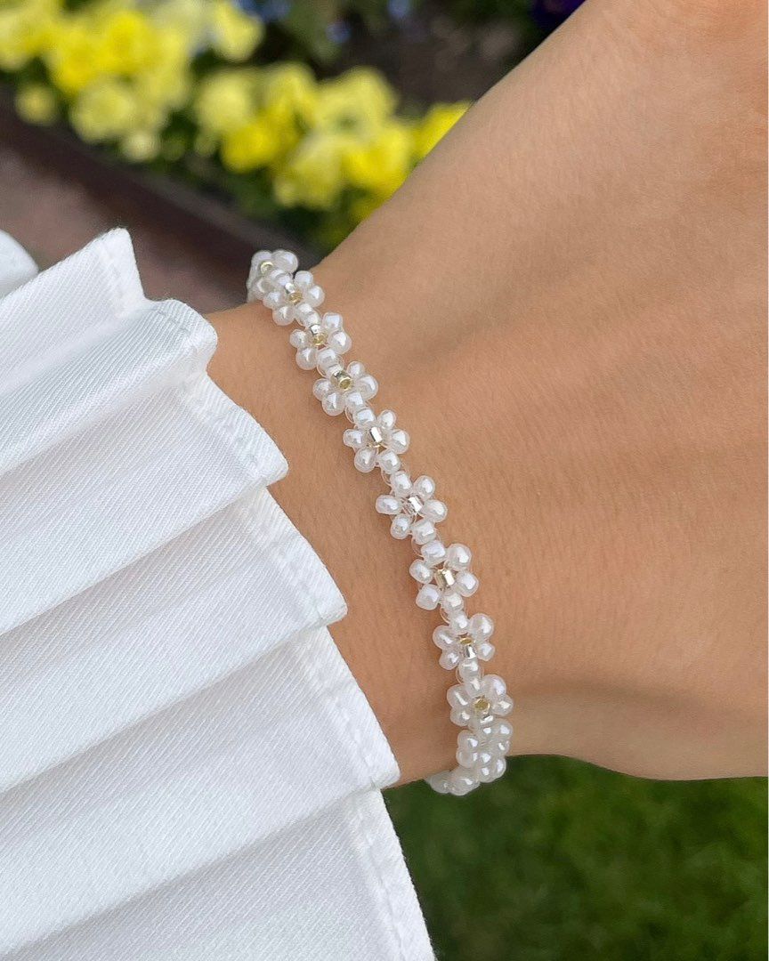 Daisy bracelet