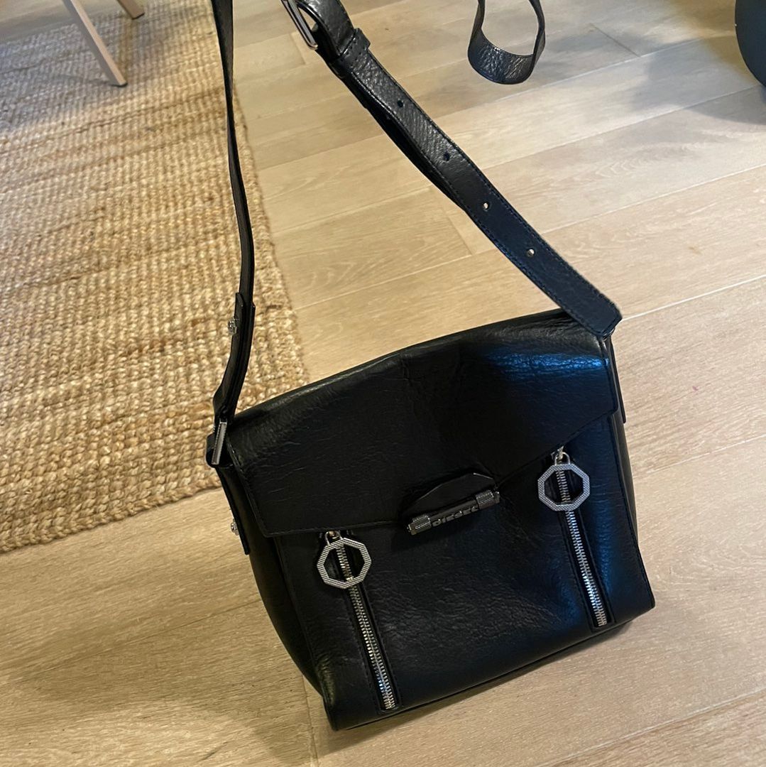 Crossbody veske