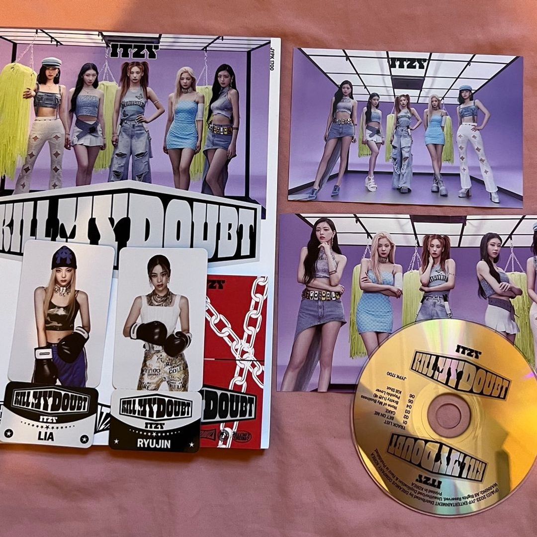 Itzy album