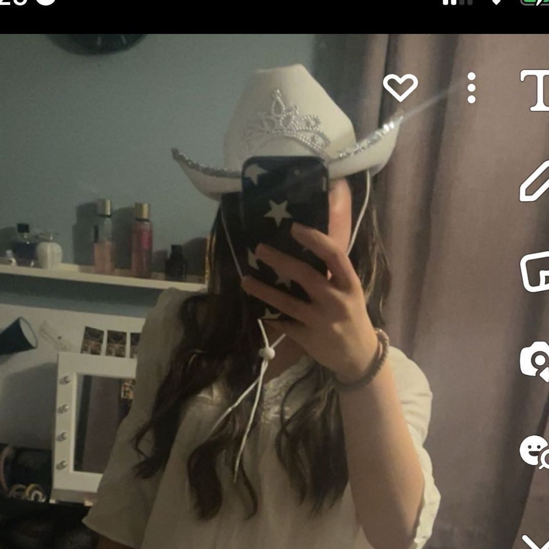 Hvit cowboy hatt